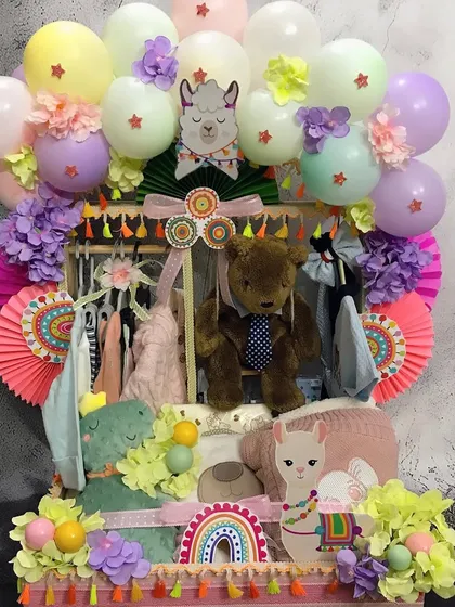 No drama, only llama! This fun and colorful theme is perfect for a vibrant baby shower or trousseau. I love playing with bright colors, balloons, and cute llama cutouts to create a joyful and unique celebration.