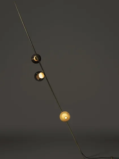 A single Bocci stem installed at an angle, demonstrating the versatility of the mounting system and its ability to create dynamic compositions.