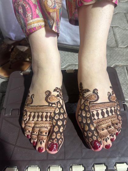Elegant Feet Mehendi photo 11