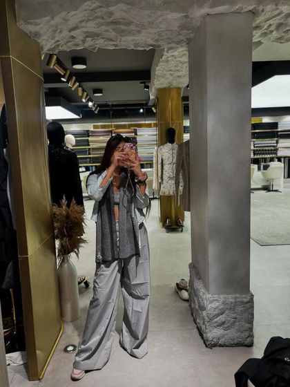 Another angle of my cozy grey mirror selfie.