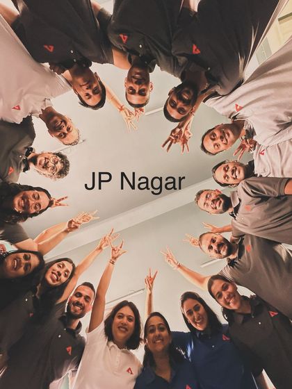 Meet the dedicated team at our JP Nagar facility. We work together to create a positive and motivating environment for your recovery.