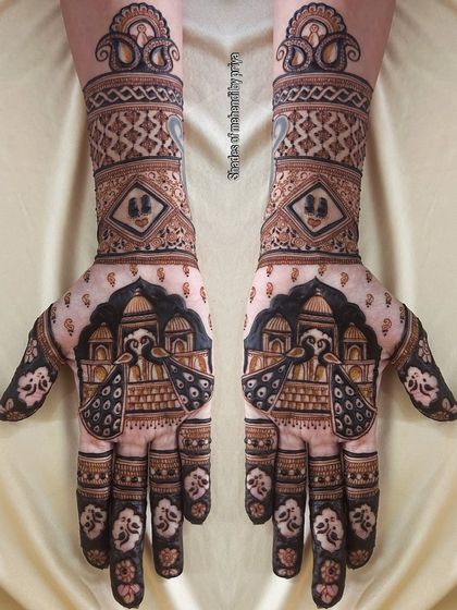 Intricate Bridal Mehendi photo 8