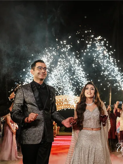 Your entry as a couple should be nothing short of spectacular. I love creating dramatic, show-stopping moments like this Sangeet entrance with cold pyrotechnics that reflect your personality and kick off the celebration in style.