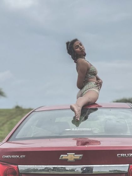 Suhani Singh - Online Yoga Classes Opening the Heart: Backbends & Hip Openers photo 18