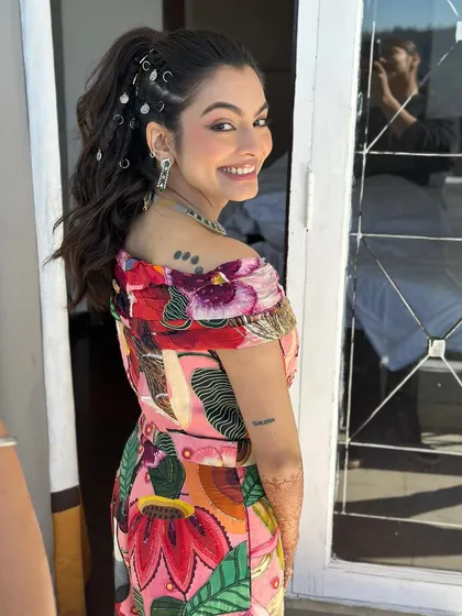 She wanted us to have fun, and we did. This bride's smile shows how much she's loving her unique, carefree carnival look.