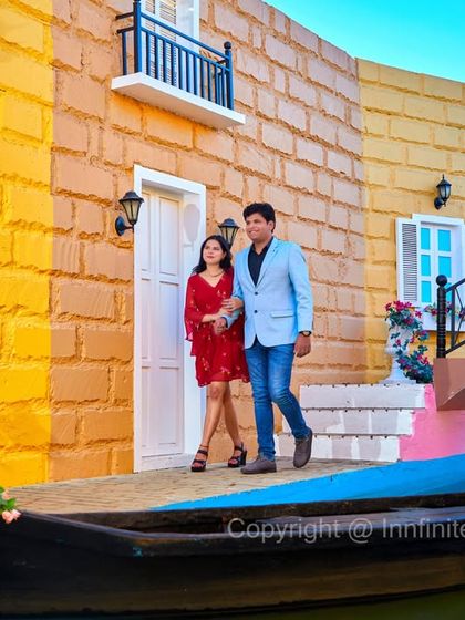 Innfinites Photography - Pre-Wedding Photoshoot & Film Venetian Charm & Colorful Canals photo 3
