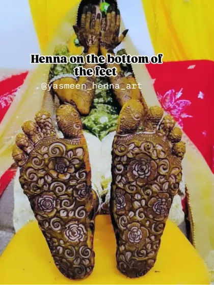 A unique and traditional design covering the bottom of the feet with a dense pattern of roses.