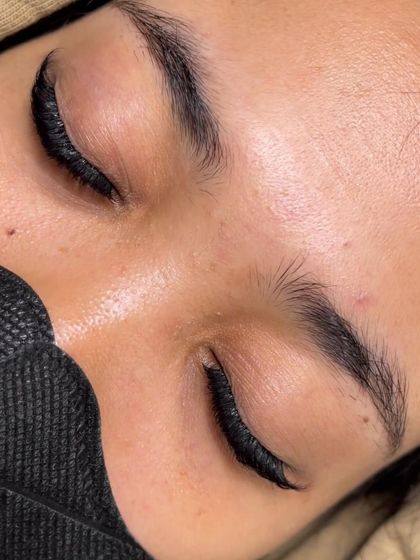 The Palette - Eyelash Extensions Volume Lashes: For Maximum Drama photo 17