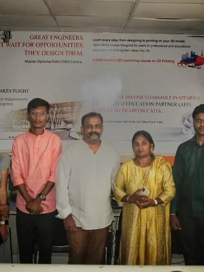 Posing with a group of students at our centre. It's always a pleasure to have aspiring engineers and designers with us.