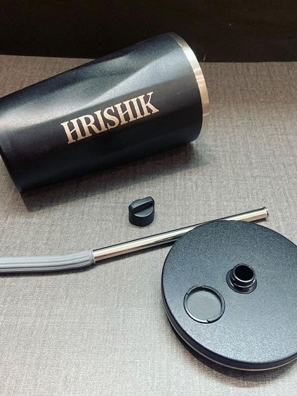 The geometric sipper comes apart for easy cleaning. It's a durable and well-designed product for your daily hydration needs.