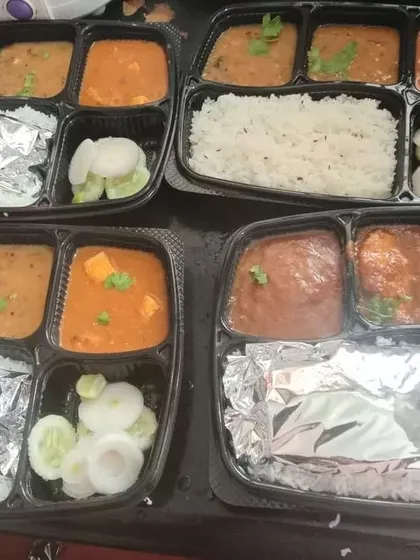 Whether it's for a family dinner or an office team lunch, we've got you covered. Our meal boxes are prepared and packed individually, making group ordering simple and ensuring everyone gets a fresh meal.