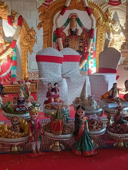 Siri - Custom Gift Hampers & Return Gifts Grand Event Displays photo 8