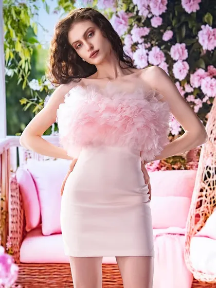 This dreamy, floral-filled balcony scene was projected to create a soft, romantic atmosphere. The technique allows for a perfect blend of the model with a complex, layered background without leaving the studio.