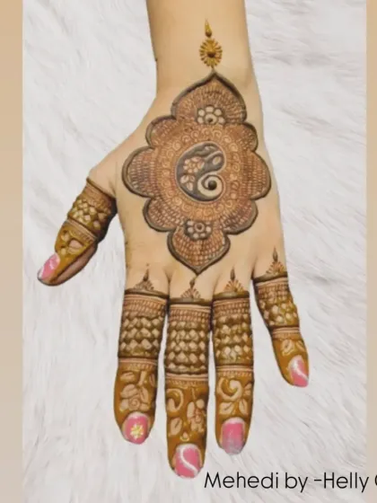 Intricate Patterns & Full Coverage photo 4