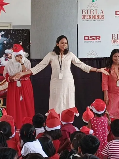 More moments from my travels to schools across the country, each one a unique and joyful experience. From interactive workshops to large assembly performances, I tailor each session to the school's needs.