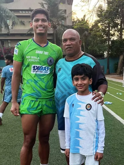 Our founder Jerome Sir and academy players meeting Sahil Inamdar, a professional player for Mohun Bagan Reserves.