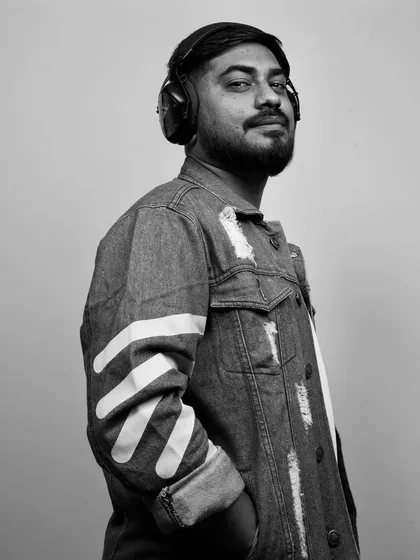 A black and white shot reminding myself and others to rise above the negativity and keep shining. Confidence and a positive attitude are key in this industry and in life.