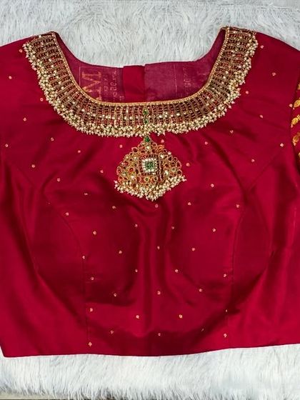 The Glamhouse - Ethnic Wear & Jewellery Rentals Modern & Chic Blouse Designs photo 5