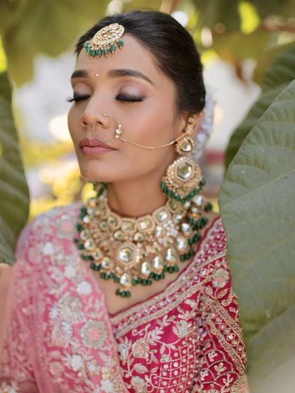 Classic Red & Pink Bridal Looks photo 18