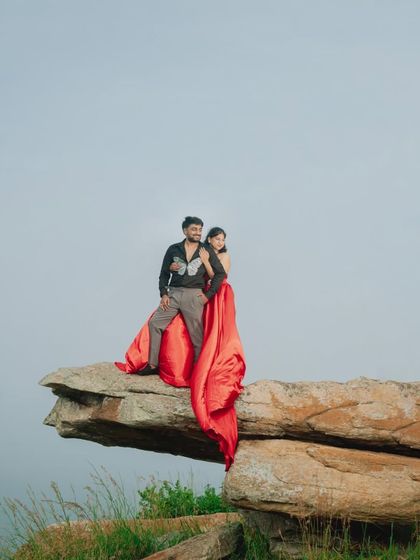 The Dress Bank - Pre-Wedding & Couple Photoshoot Outfit Rental Coordinated Couple Styles photo 63