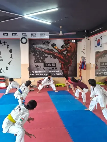 A look inside a typical training session at our academy. Students of different belt levels practice their stances, learning the fundamental discipline of Taekwondo together.