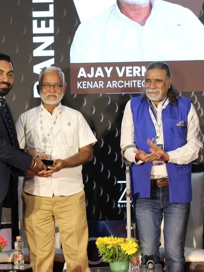 Ar. Ajay Verma being honored for his contribution to the panel discussion at the D-arc BUILD expo.