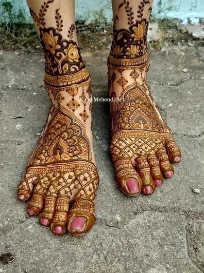 A bride's look is complete only when her feet are adorned with beautiful mehndi. I create detailed patterns for feet that complement the designs on your hands, ensuring you look perfect from head to toe.