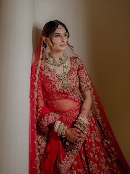 Timeless Wedding Day Looks photo 9