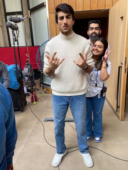 On Set & Behind the Scenes photo 8