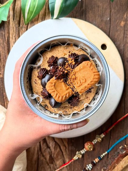 For a truly indulgent single-person treat, we offered this NYC-style cookie in a tin for Rakhi. This thick, gooey Biscoff-flavored cookie is a perfect, decadent gift for a sibling with a serious sweet tooth.