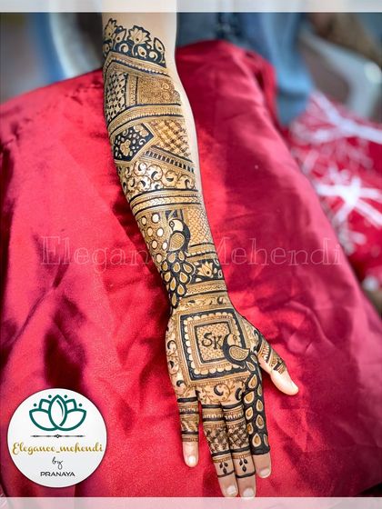 Elegant Back of Hand Designs photo 20