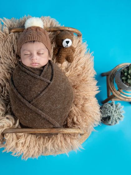 Newborn Dreams: Posed & Swaddled photo 20