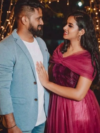 Dress Rental Buzz - Photoshoot Outfit Rental Couple & Pre-Wedding Outfits photo 41