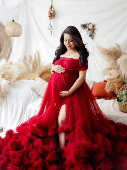 Solo Radiance: Portraits of the Mother-to-Be photo 3