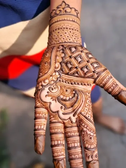 A close-up of the geometric pattern. The precision of the lines is key to making this design look so sharp and beautiful.