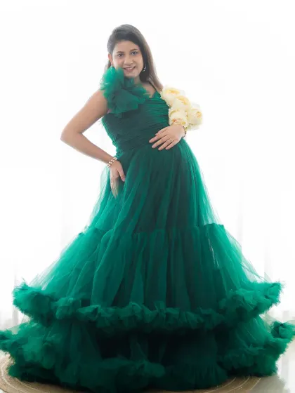 Lens And Stories - Maternity Photography The Glow of Motherhood: Solo Portraits photo 3