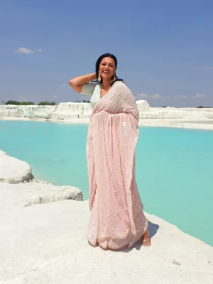 Another shot from the Kishangarh photoshoot. The soft, flowing georgette saree moves beautifully, making it ideal for creating ethereal and romantic images.
