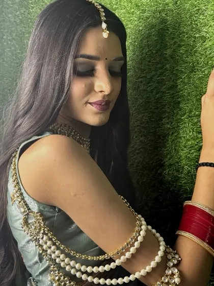 A beautiful look created during an airbrush makeup demo. Notice the incredibly smooth and even skin finish, a signature of this advanced technique.