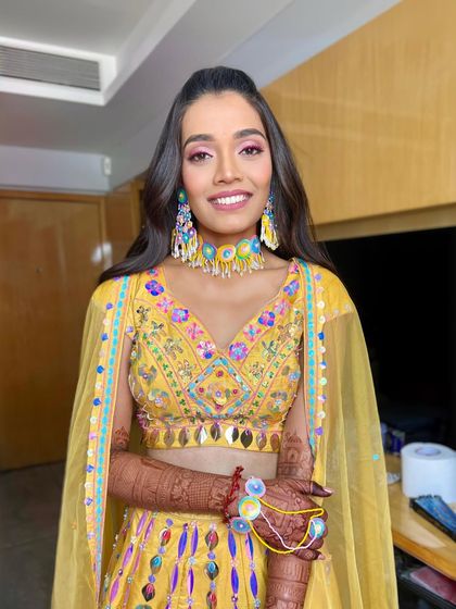 Vibrant Haldi & Mehendi Looks photo 3