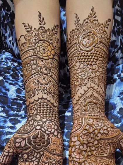 Loved creating this intricate design for an engagement bride. The 3D roses on the back of the hand add a modern touch to the traditional patterns.
