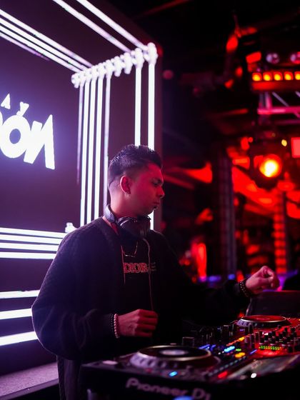 Behind the Decks photo 10