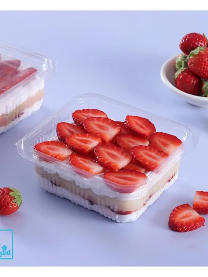 For the vanilla lovers, our Strawberry Vanilla Tub is a dream. It features layers of soft vanilla sponge, fresh cream, and sweet sliced strawberries. It's a light, fresh, and perfectly balanced dessert.