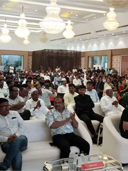 A full house of Honda dealers completely engrossed in the live sand art show. It's always a thrill to see the audience captivated by the story unfolding on screen.