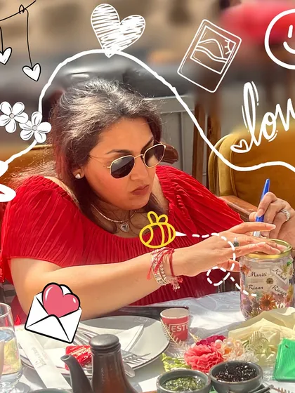 The best gift is time spent together. This picture from a Valentine's workshop captures a moment of creative focus. My workshops are designed to help you connect and make memories that last longer than chocolates or flowers.