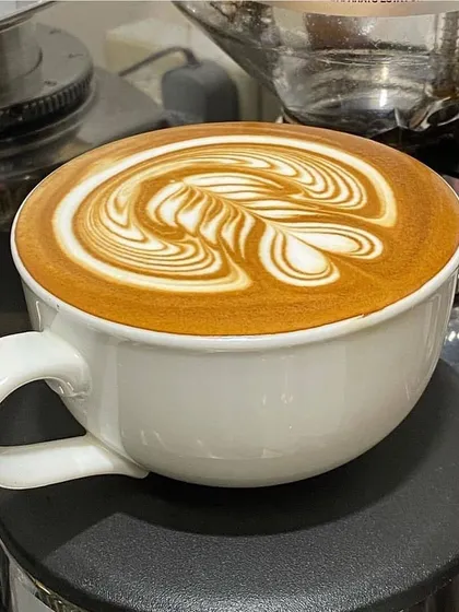 A good coffee can make all the difference during a long conference or meeting. Our dedicated coffee bars feature expertly crafted beverages, like this beautiful latte, to keep your team and clients energized and engaged throughout the day.