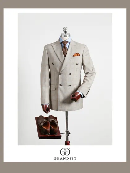 For daytime formal events or warm-weather celebrations, this light beige double-breasted suit offers a sophisticated alternative. The premium fabric and precise construction ensure both comfort and elegance.