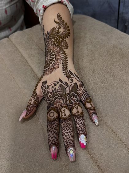 3D Henna Touch - Festive & Occasional Mehndi Minimalist & Chic Henna photo 12
