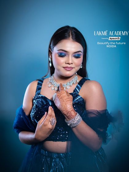 A close-up of the blue smokey eye, a classic yet challenging technique that you will master in our advanced makeup course.