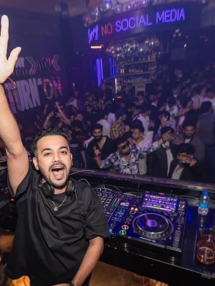 Crowd Control: The MC Experience photo 8