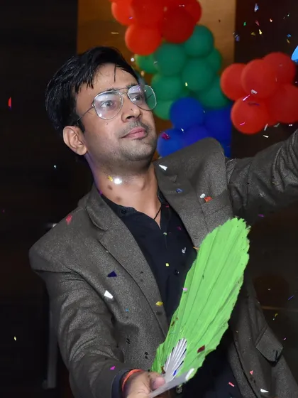 A confetti effect using a fan, a beautiful visual that works perfectly for celebratory events like birthdays.